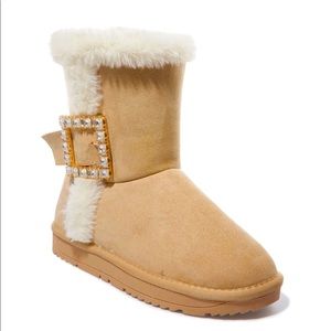 NWT Lauren Larraine Clarry Faux Suede Winter Boots. 8.5